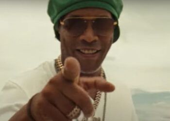 Ronaldinho lanza ‘Camisa 10’, su primer disco