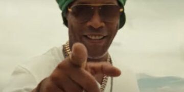 Ronaldinho lanza ‘Camisa 10’, su primer disco