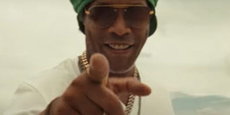 Ronaldinho lanza ‘Camisa 10’, su primer disco