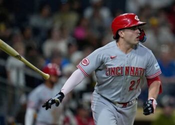 Sal Stewart decide triunfo de Rojos sobre Padres
