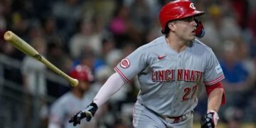 Sal Stewart decide triunfo de Rojos sobre Padres
