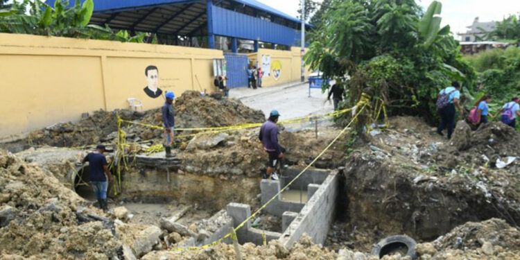 Obra de la CAASD afecta tránsito en Sabana Perdida