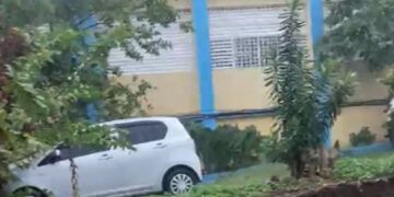 Se desploma pared de escuela en Sabana Perdida