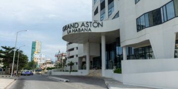 Sector turístico de Cuba se debilita por sanciones