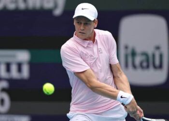 Sinner avanza en Roma y va tras marca de Djokovic