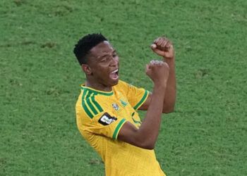 Sudáfrica avanza por primera vez a octavos del Mundial