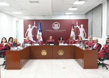 TC ordena juramentar a 16 beneficiarios de naturalización