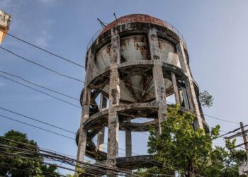 Tanque de agua en Villa Juana preocupa a residentes