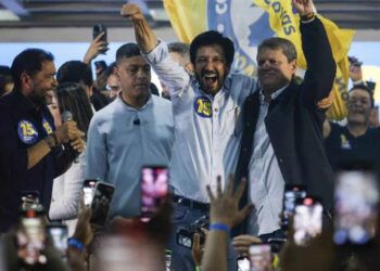 Tarcísio de Freitas logra amplia reelección en São Paulo