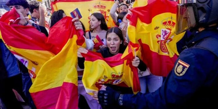Tensión en Madrid por protesta de vivienda en Puerta del Sol