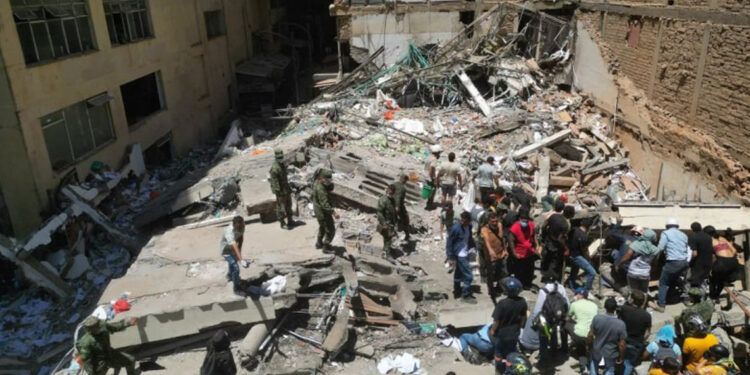 Terremoto en Colombia deja al menos 240 muertos