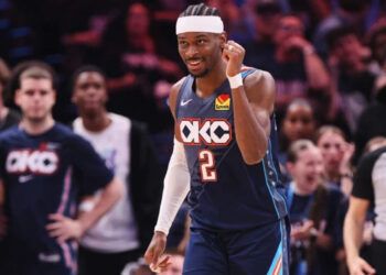 Thunder toma ventaja 2-0 ante Lakers en semifinal