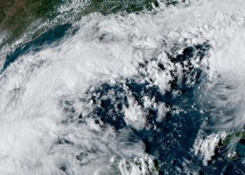 Tormenta tropical Isaías podría convertirse en huracán