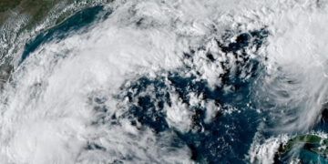 Tormenta tropical Isaías podría convertirse en huracán