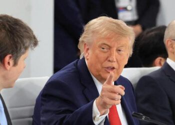 Trump amenaza con lanzar bombas contra Irán