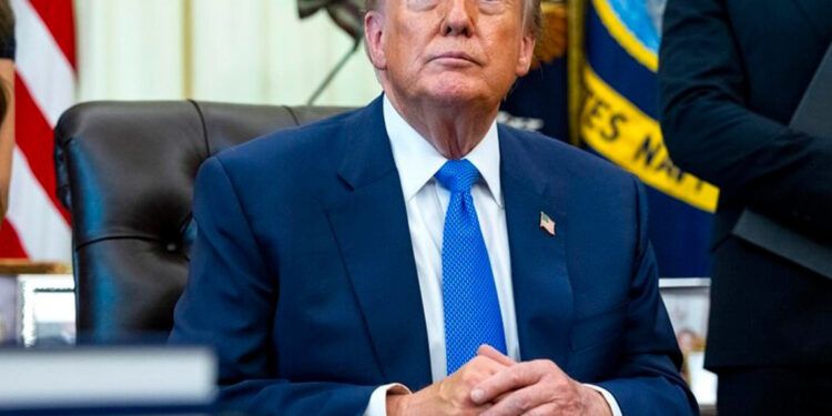 Trump retira fondos para transición de género en menores
