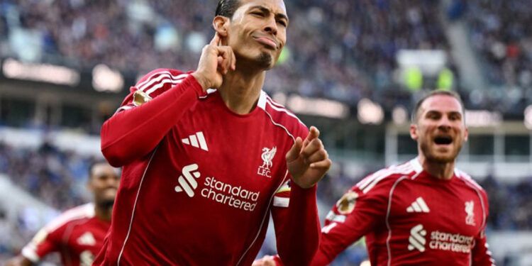 Van Dijk da triunfo agónico al Liverpool ante Everton