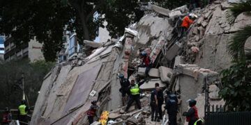 Venezuela condecora a RD por rescate tras sismos