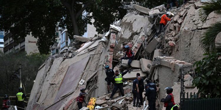 Venezuela condecora a RD por rescate tras sismos