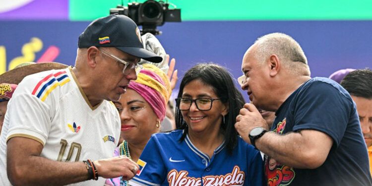Venezuela sube ingreso mínimo integral a US$240
