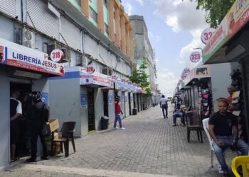 Ventas de útiles escolares permanecen en mínimos