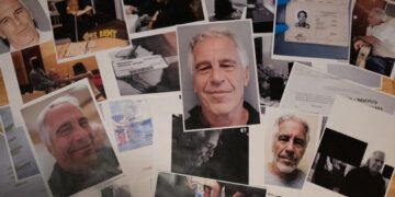 Víctimas de Jeffrey Epstein se presentan en París