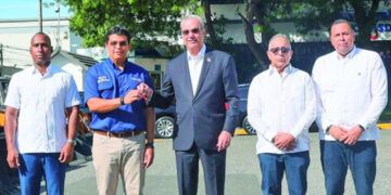 Abinader activa plan para agua y alcantarillado del Gran Santo Domingo