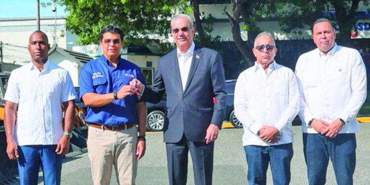 Abinader activa plan para agua y alcantarillado del Gran Santo Domingo