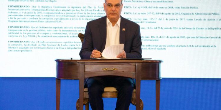 Abinader advierte sobre denuncias de corrupción en provincias