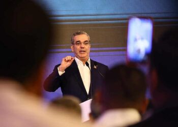 Abinader afirma que RD no reconoció a Maduro como presidente