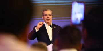 Abinader afirma que RD no reconoció a Maduro como presidente
