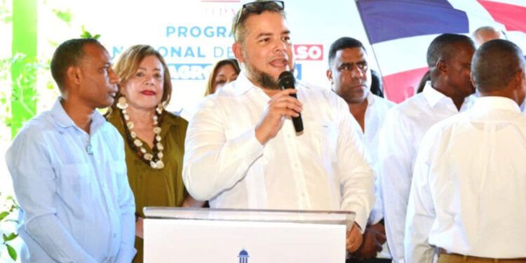 Abinader confirma investigación contra director del FEDA