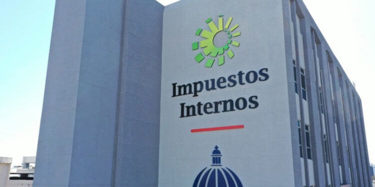 Abinader designa nuevos subdirectores en la DGII