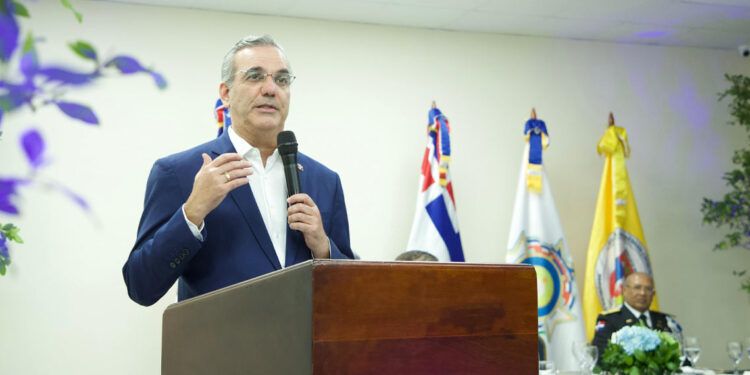 Abinader destaca transformación imparable de la Policía Nacional
