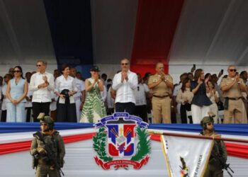 Abinader dispone ascensos y retiros en las FFAA