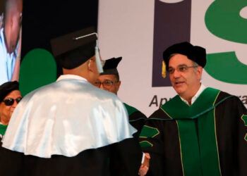 Luis Abinader encabeza graduación de técnicos ISA