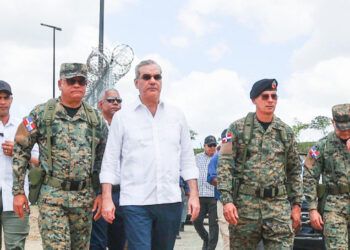 Abinader exige control total en frontera y cero indocumentados