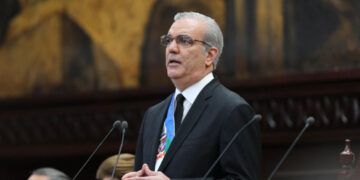 Abinader impulsa modernización deportiva para Juegos 2026