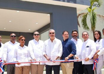 Abinader inaugura hospital traumatológico en Higüey