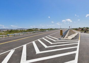 Abinader inaugura la Circunvalación de Baní con 17 puentes