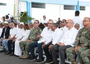 Abinader inaugura nuevas instalaciones militares en Dajabón