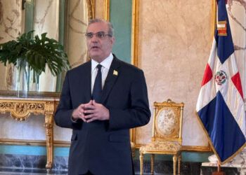 Abinader invita a expresidentes a dialogar sobre crisis en Haití