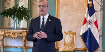 Abinader invita a expresidentes a dialogar sobre crisis en Haití