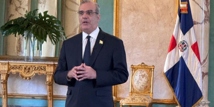 Abinader invita a expresidentes a dialogar sobre crisis en Haití