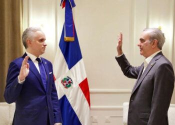 Abinader juramenta en privado a Eduardo Estrella y Luis De Camps