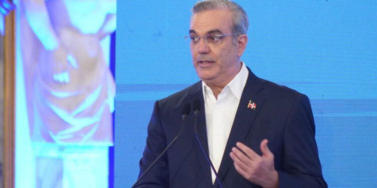 Abinader nombra a Tonty Rutinel y otros en el servicio exterior