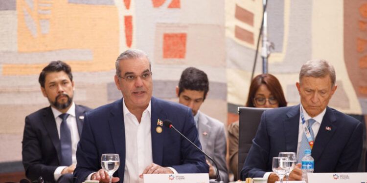 Abinader propone fuerza de paz de la ONU para Haití y pacto climático regional