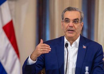 Abinader propone gabinete cultural y mejora del teatro