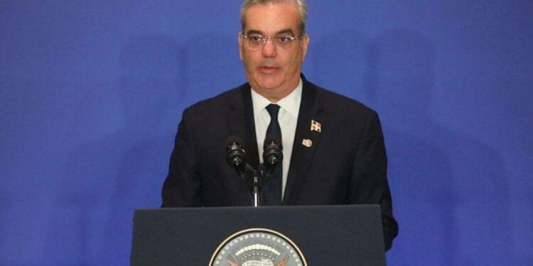 Abinader regresa a RD tras participar en Asamblea General de la ONU