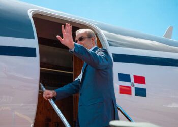 Abinader se reunirá con Macron y Lula en misión oficial